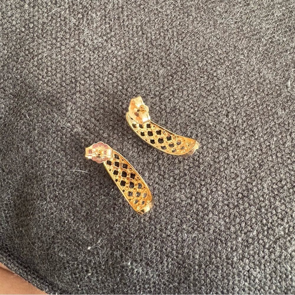Chic 14k Gold Textured Earrings - Picture 6 of 12